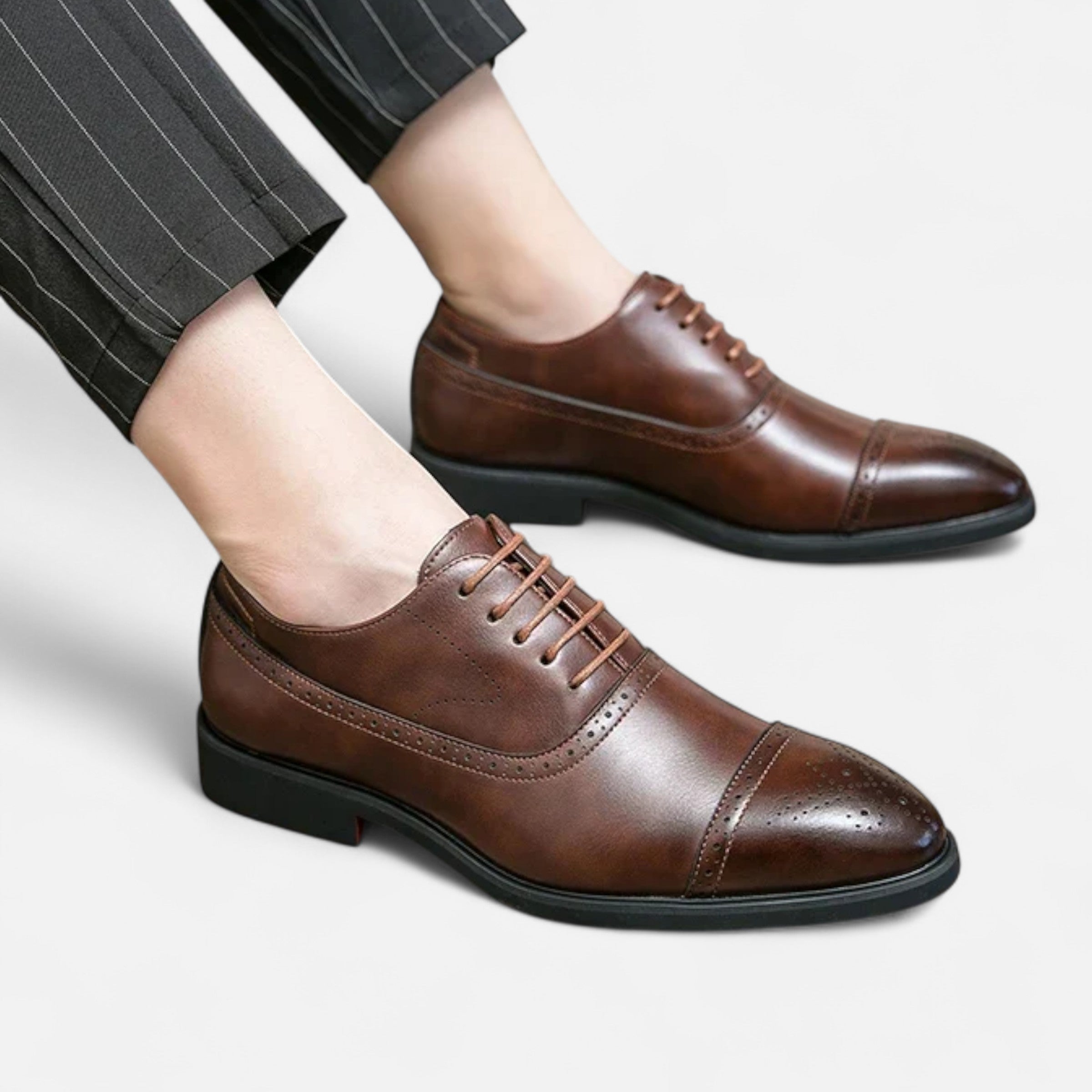 Men’s Retro Elegance Carved Business Formal Shoes