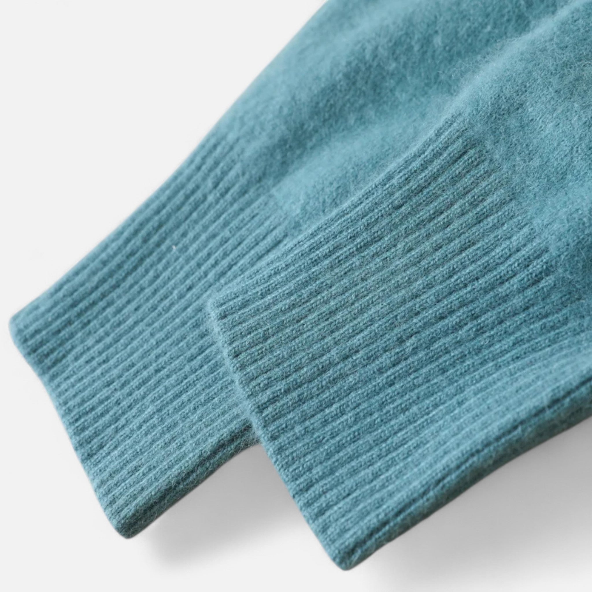 Men’s Timeless Heritage Knit Cashmere Sweater for Cold Weather