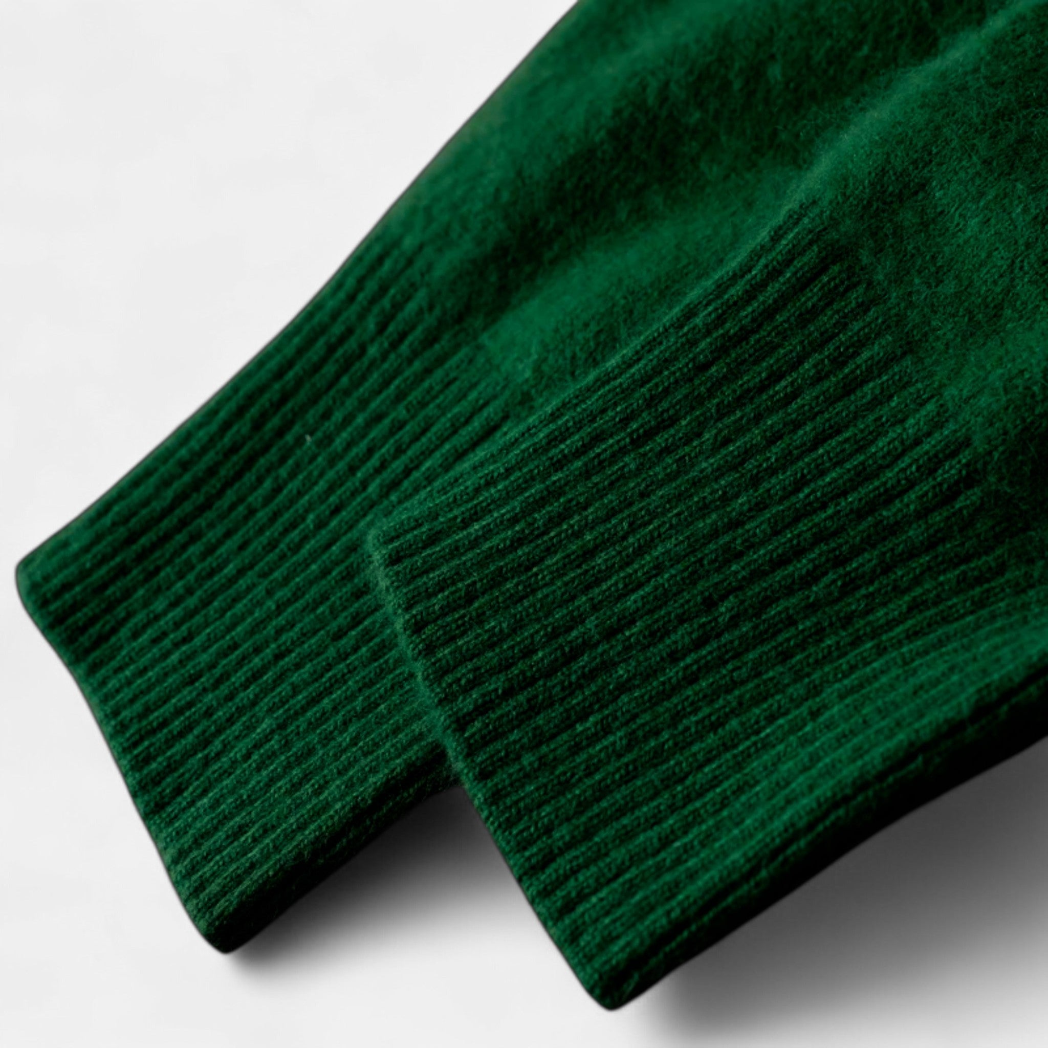Men’s Timeless Heritage Knit Cashmere Sweater for Cold Weather