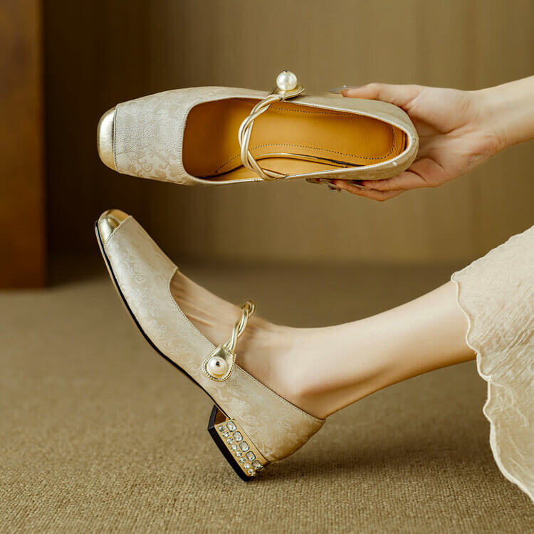 Lianhua | Women’s Embroidered Satin Flats