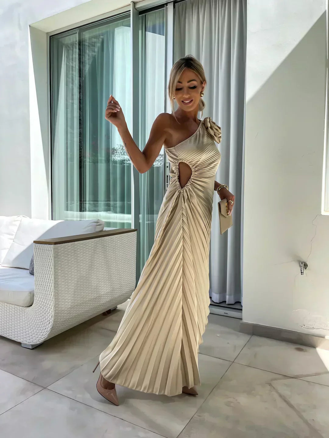 Women's Chic One-shoulder Asymmetric Pleated Evening Dress