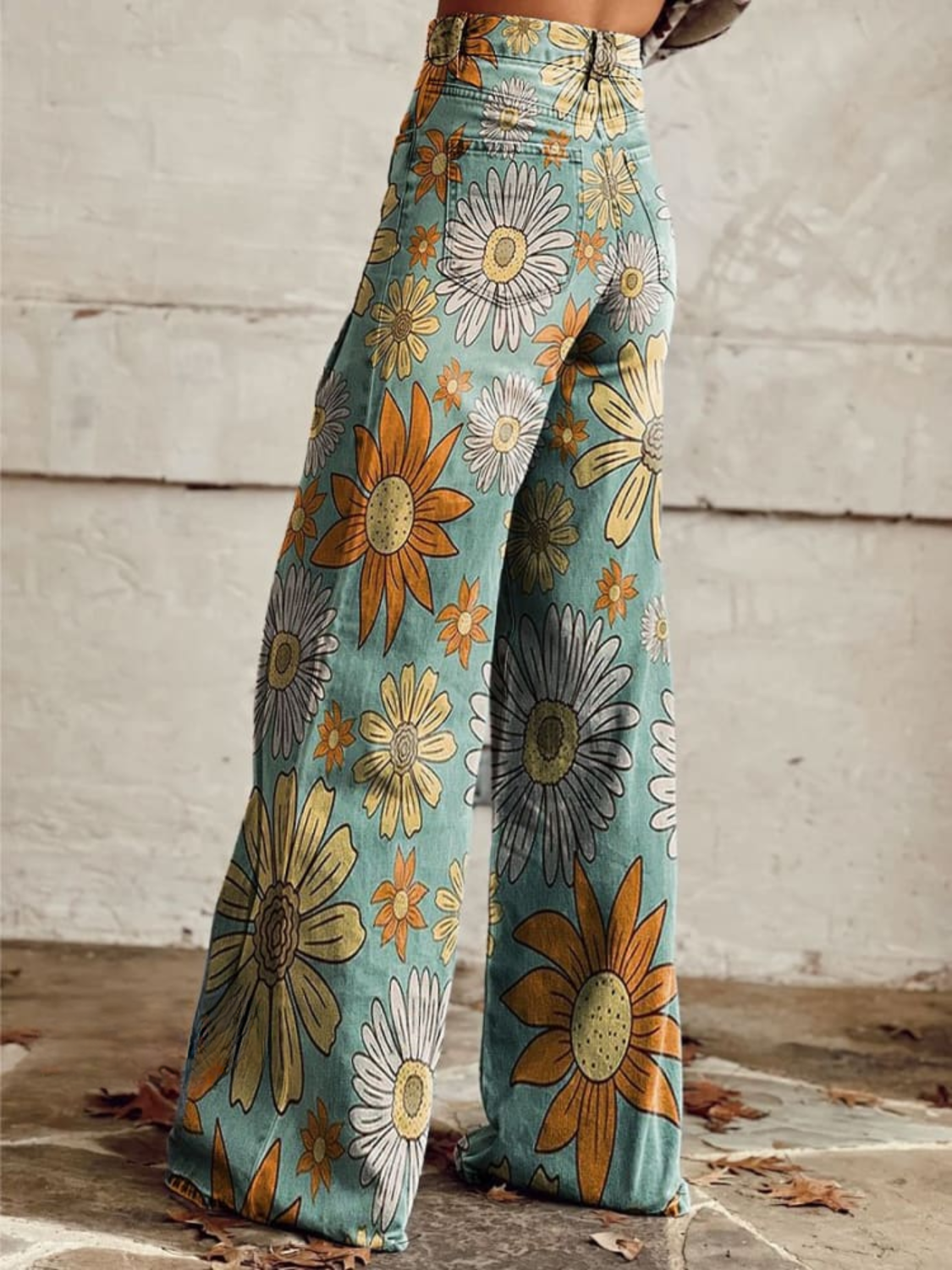 Women's Figure-Enhancing Floral Print Wide Leg Jeans