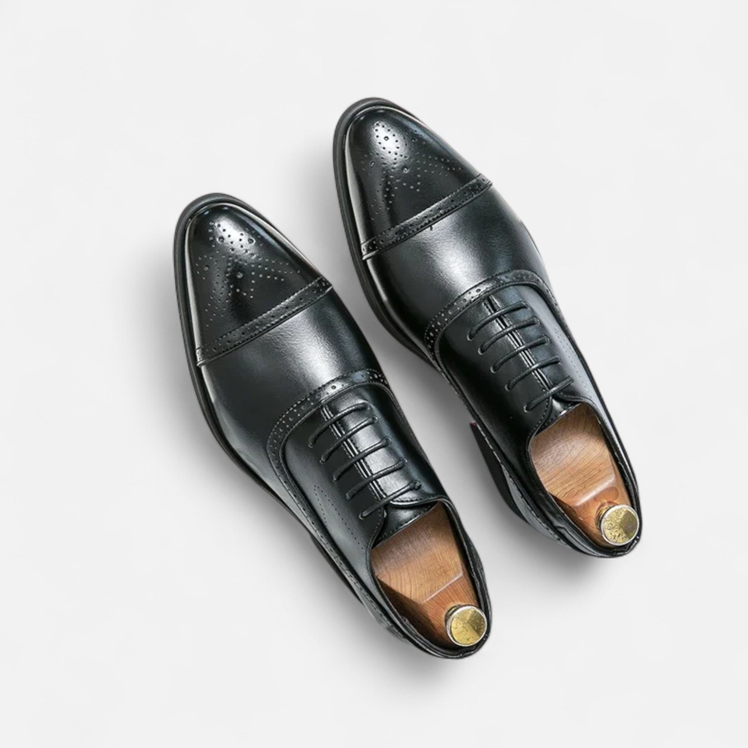 Men’s Retro Elegance Carved Business Formal Shoes