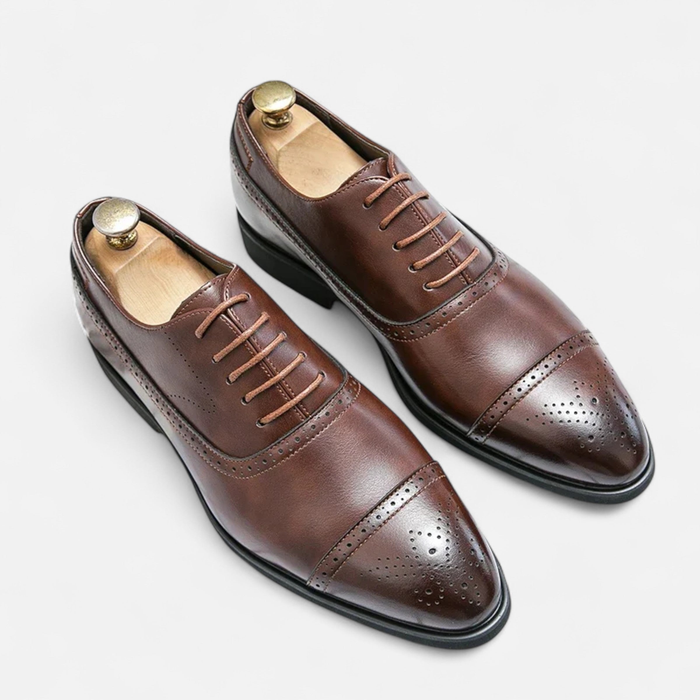 Men’s Retro Elegance Carved Business Formal Shoes