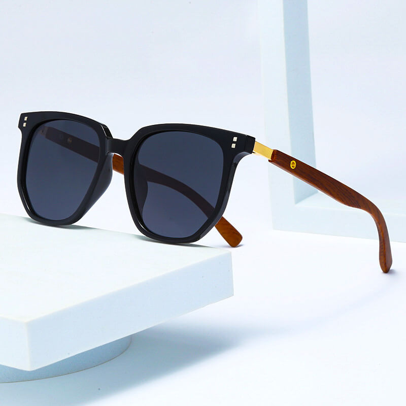 Soltero | Unisex Retro Woodgrain Sunglasses