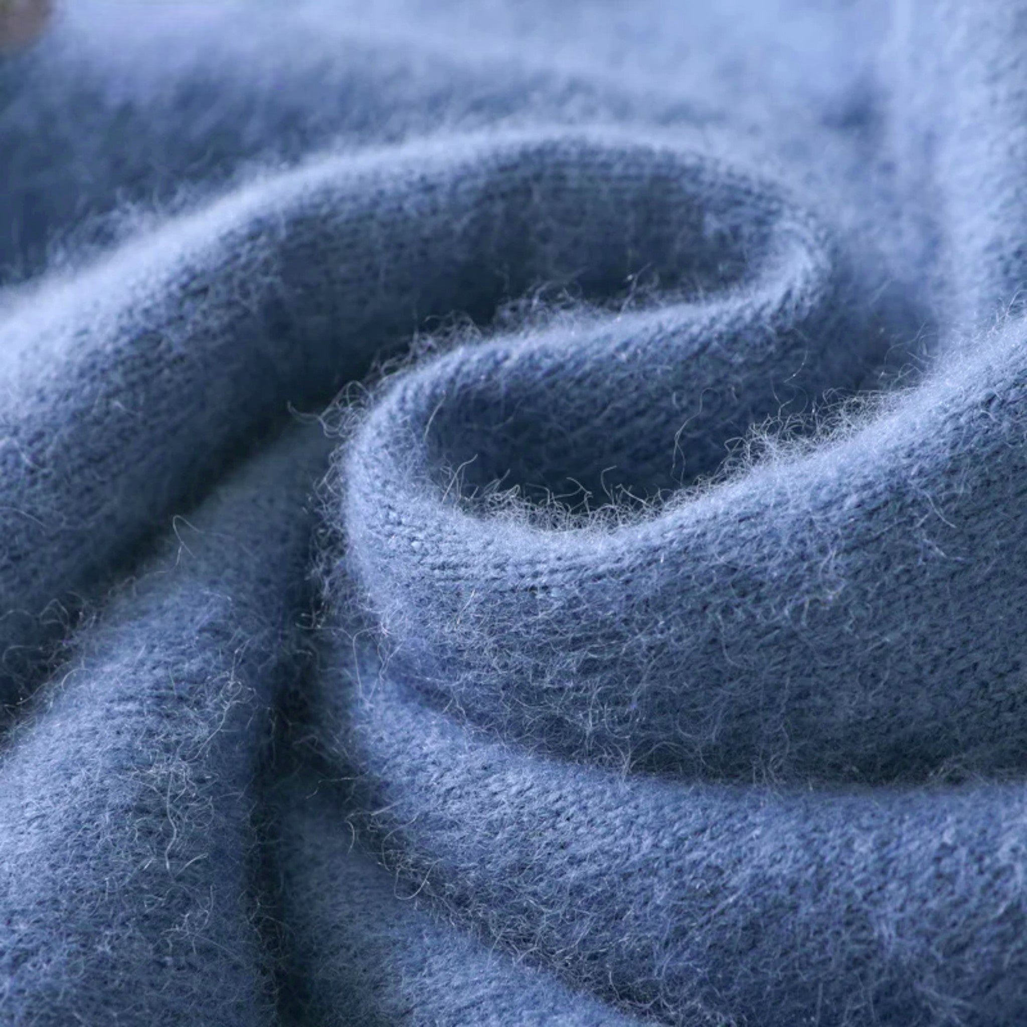 Men’s Timeless Heritage Knit Cashmere Sweater for Cold Weather