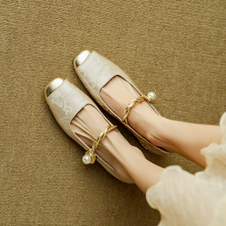 Lianhua | Women’s Embroidered Satin Flats