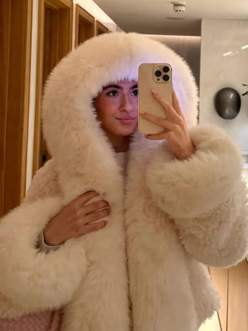 Sorelle | Women’s Oversized Faux Fur Coat