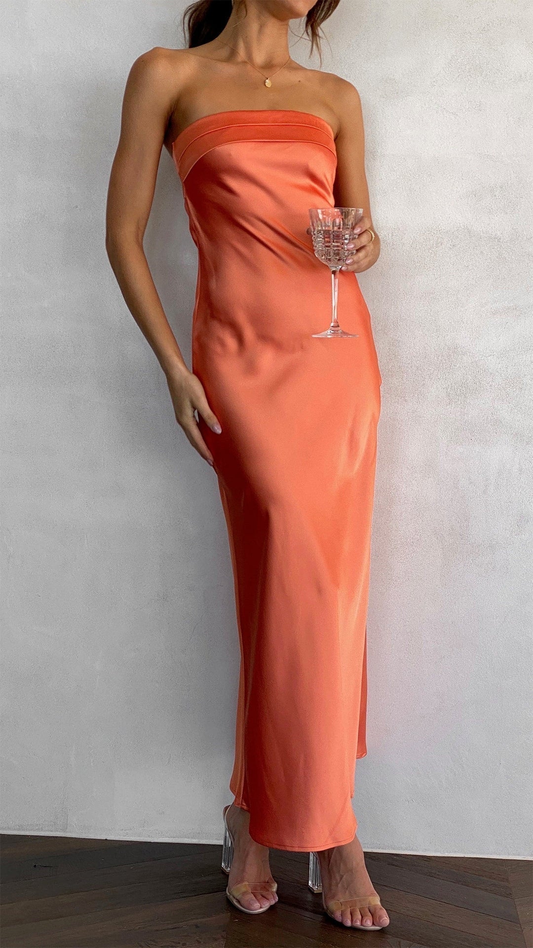 Women’s Modern Gown Maxi Gala Evening Dress with Straight Neckline