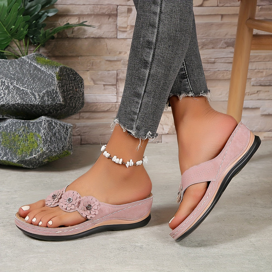 Women’s Comfortable Walking Sandals Arch Support & Non-Slip Sole