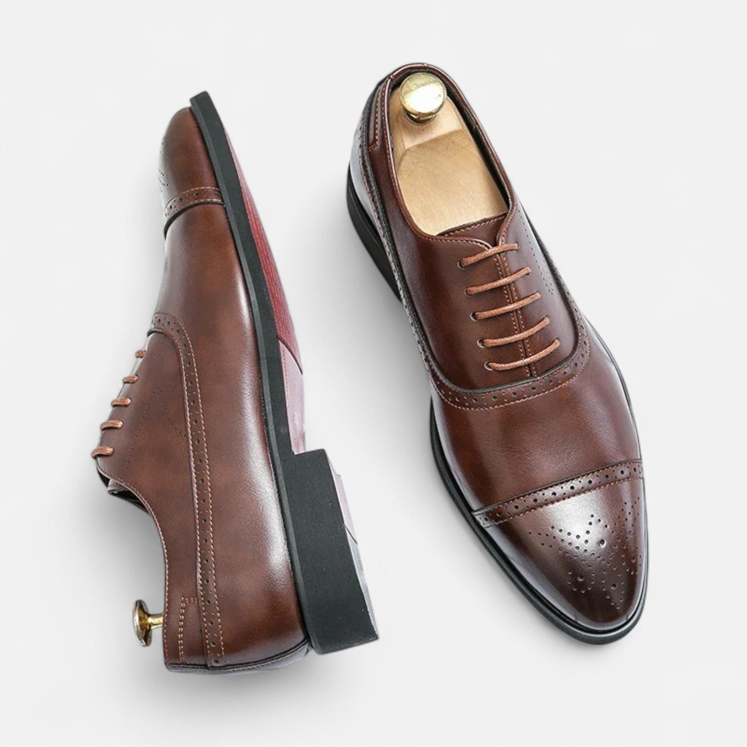 Men’s Retro Elegance Carved Business Formal Shoes