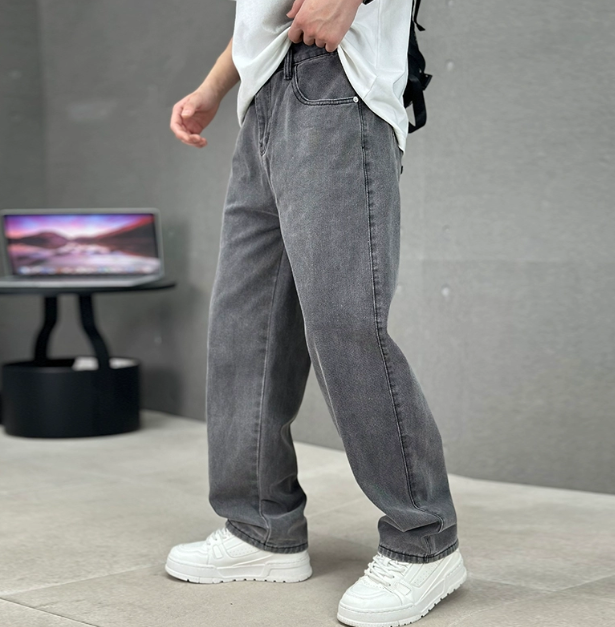 Classic Straight Cut Jeans for Men